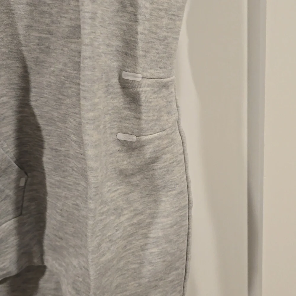 🔥🔥Nike Fleece Moto Cape/ The original release RARE Size Small‎